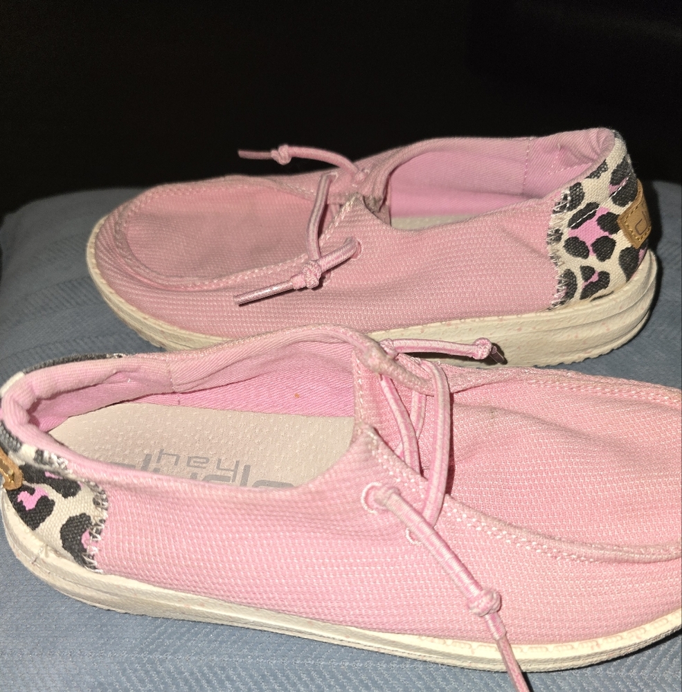Little girls size 11/12  Hey Dudes
